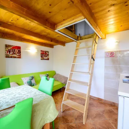 Karolina By Interhome Opric
